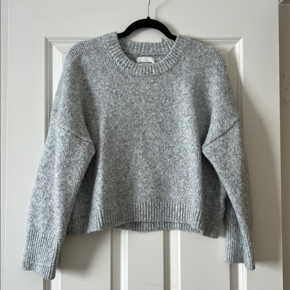 Abercrombie & Fitch Light Gray Cropped Knit Sweater